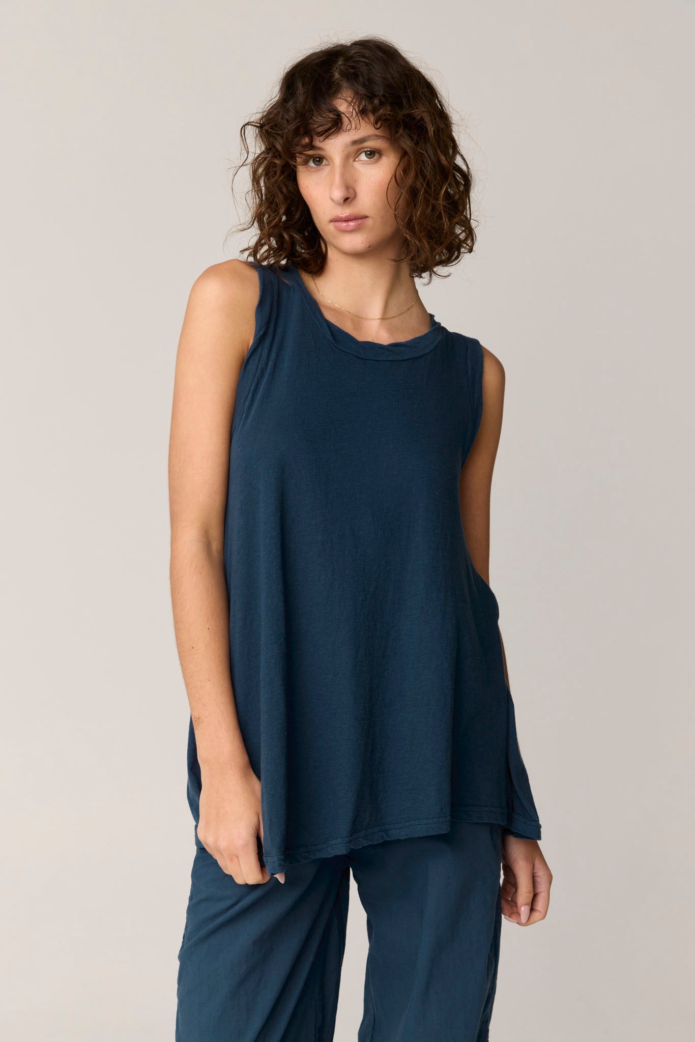 VERY TANK - DARK NAVY