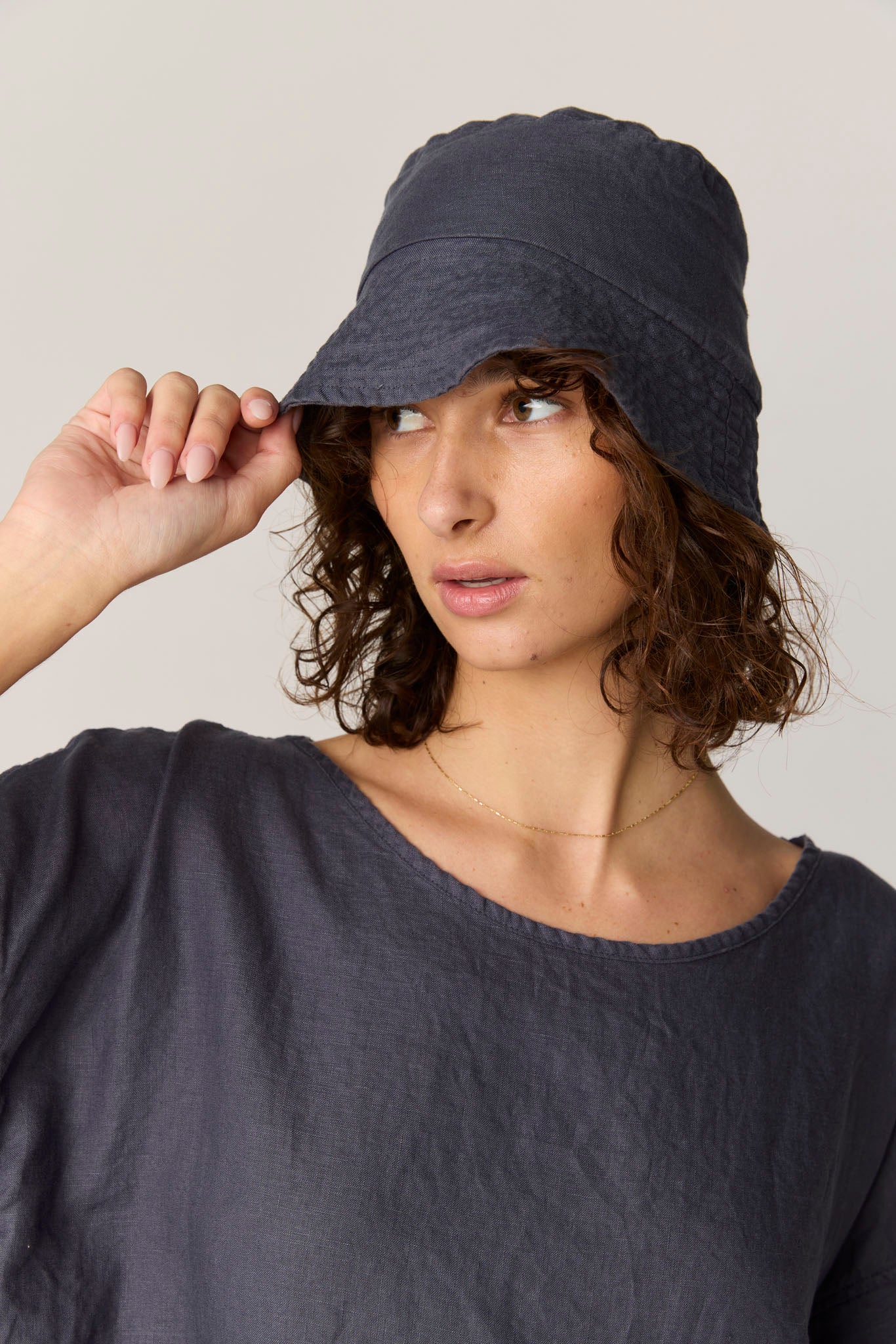 PEACHES BUCKET HAT - FOSSIL