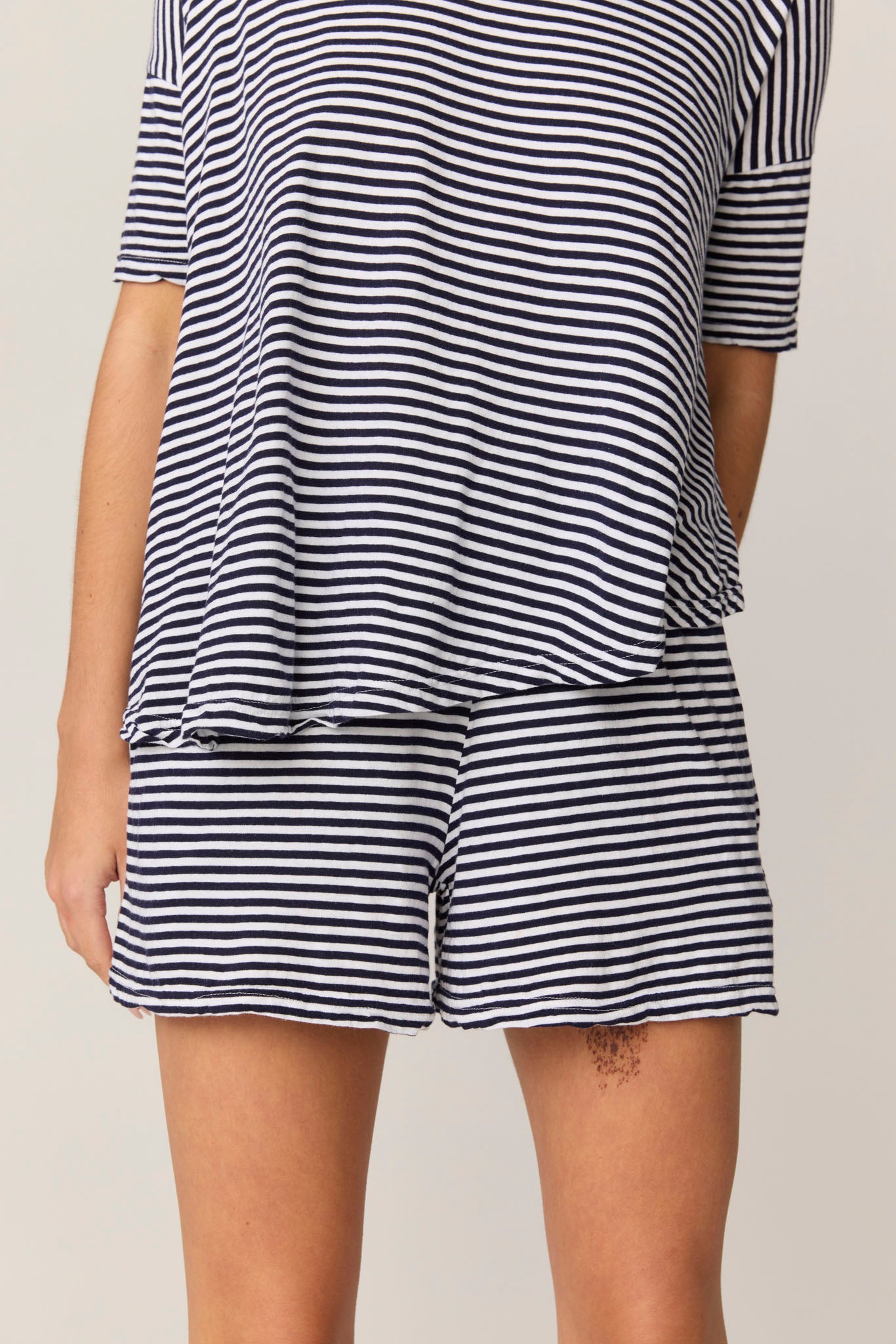 STRIPE POP TEE - NAVY & WHITE