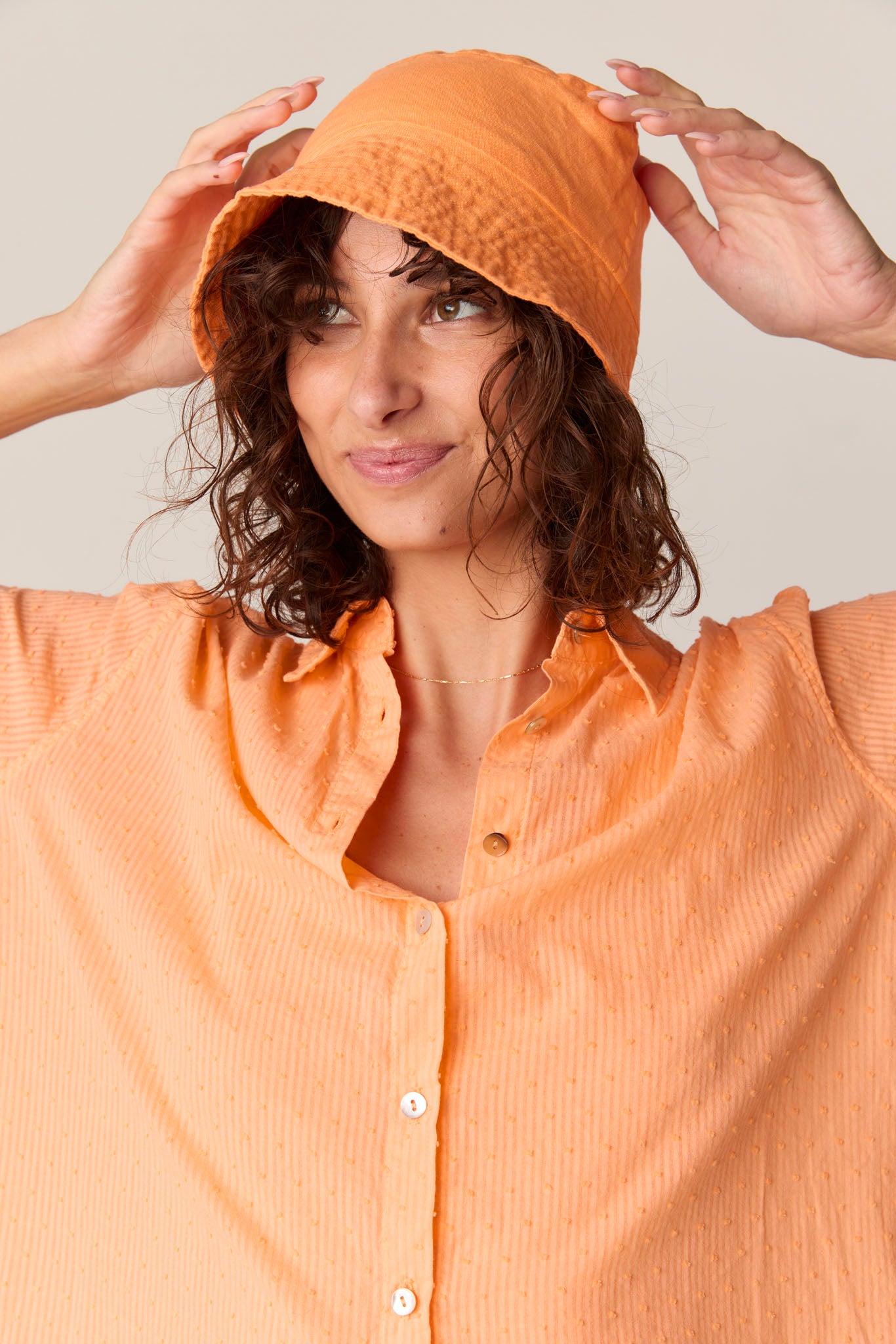 PEACHES BUCKET HAT - SUNSHINE