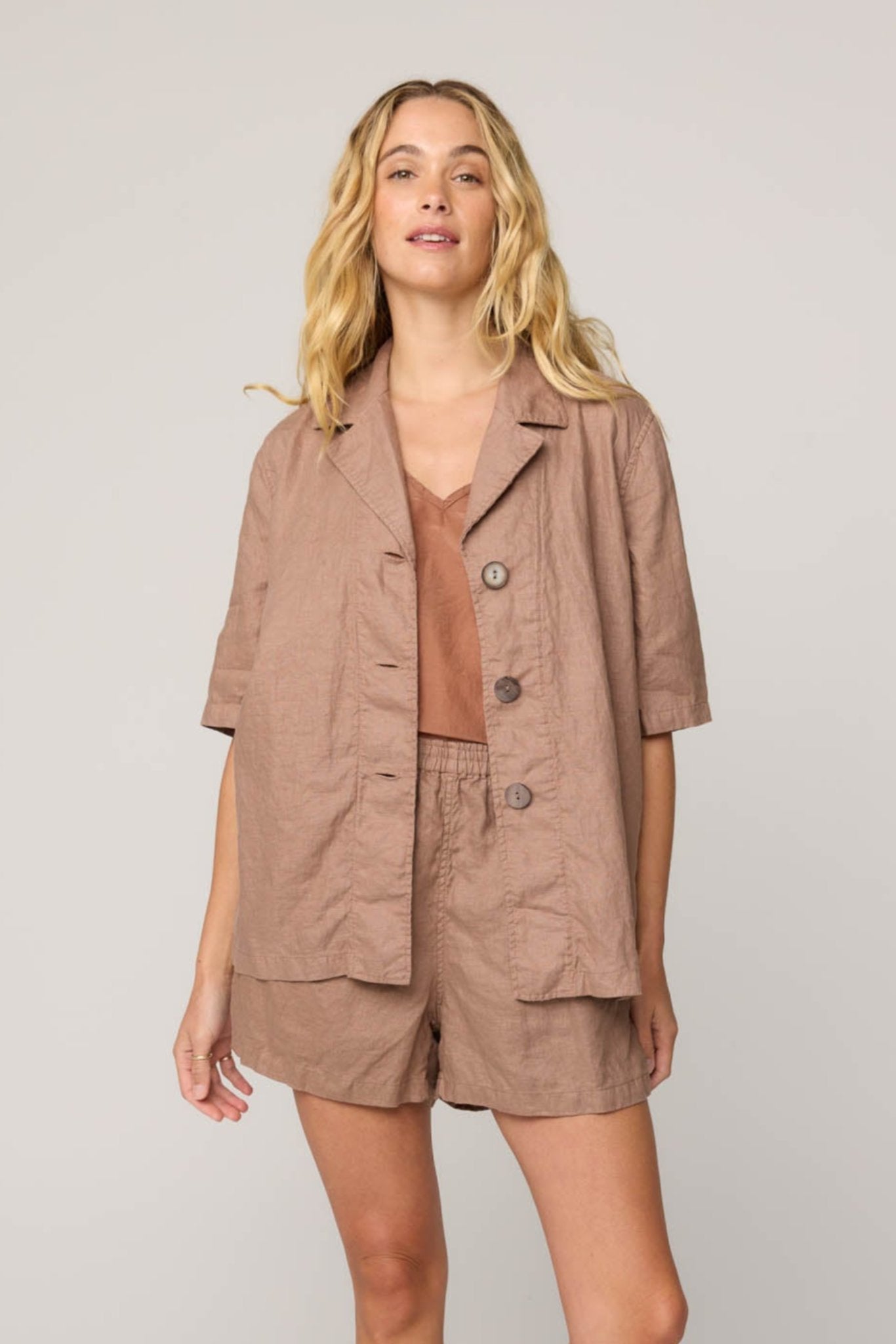 LAKESIDE SHORT - TAUPE