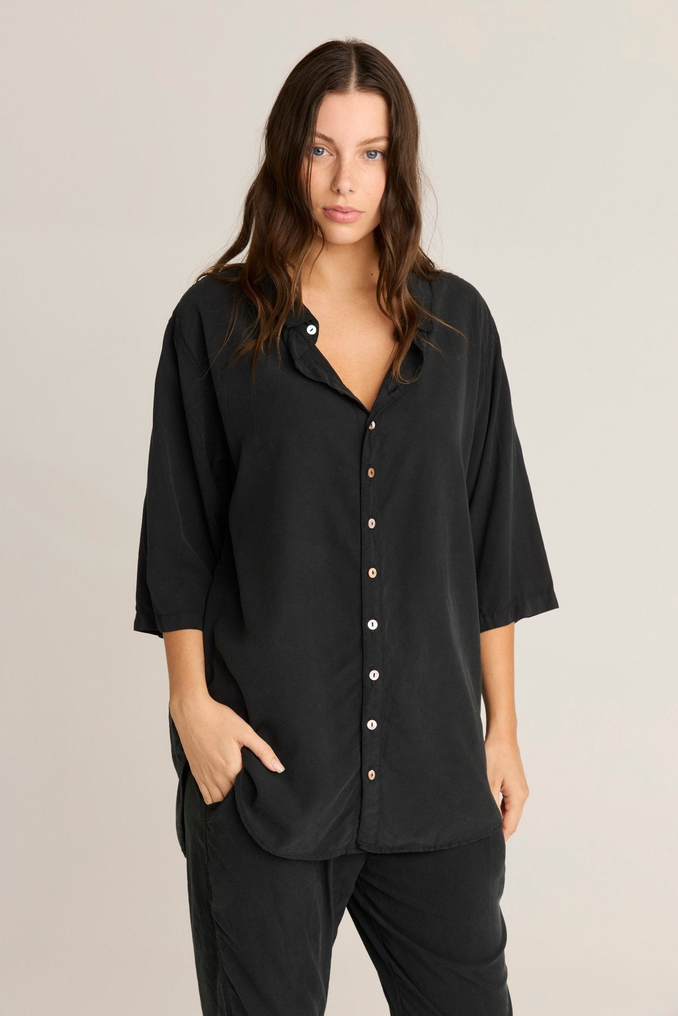 GRACIE SHIRT - NOIR (PRE - ORDER) - Primness