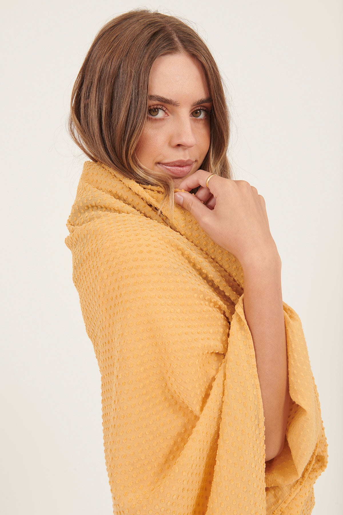 DOTTY BEACH THROW - AMBER - Primness