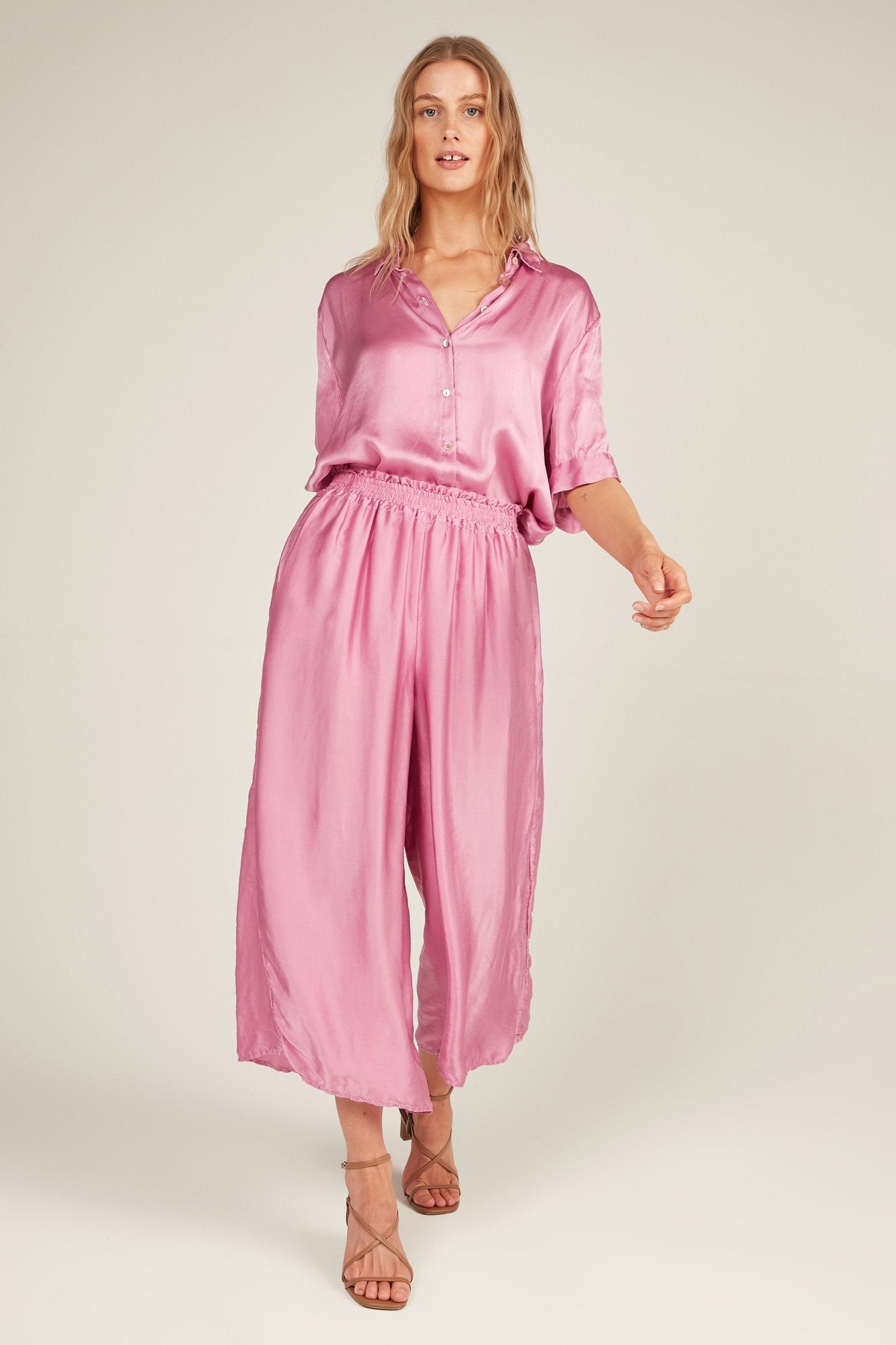 GLOSSED LOOSE PANT - CARNATION PINK - Primness