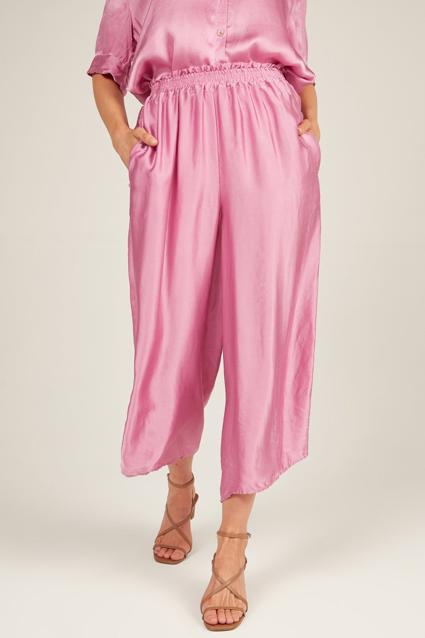 GLOSSED LOOSE PANT - CARNATION PINK - Primness