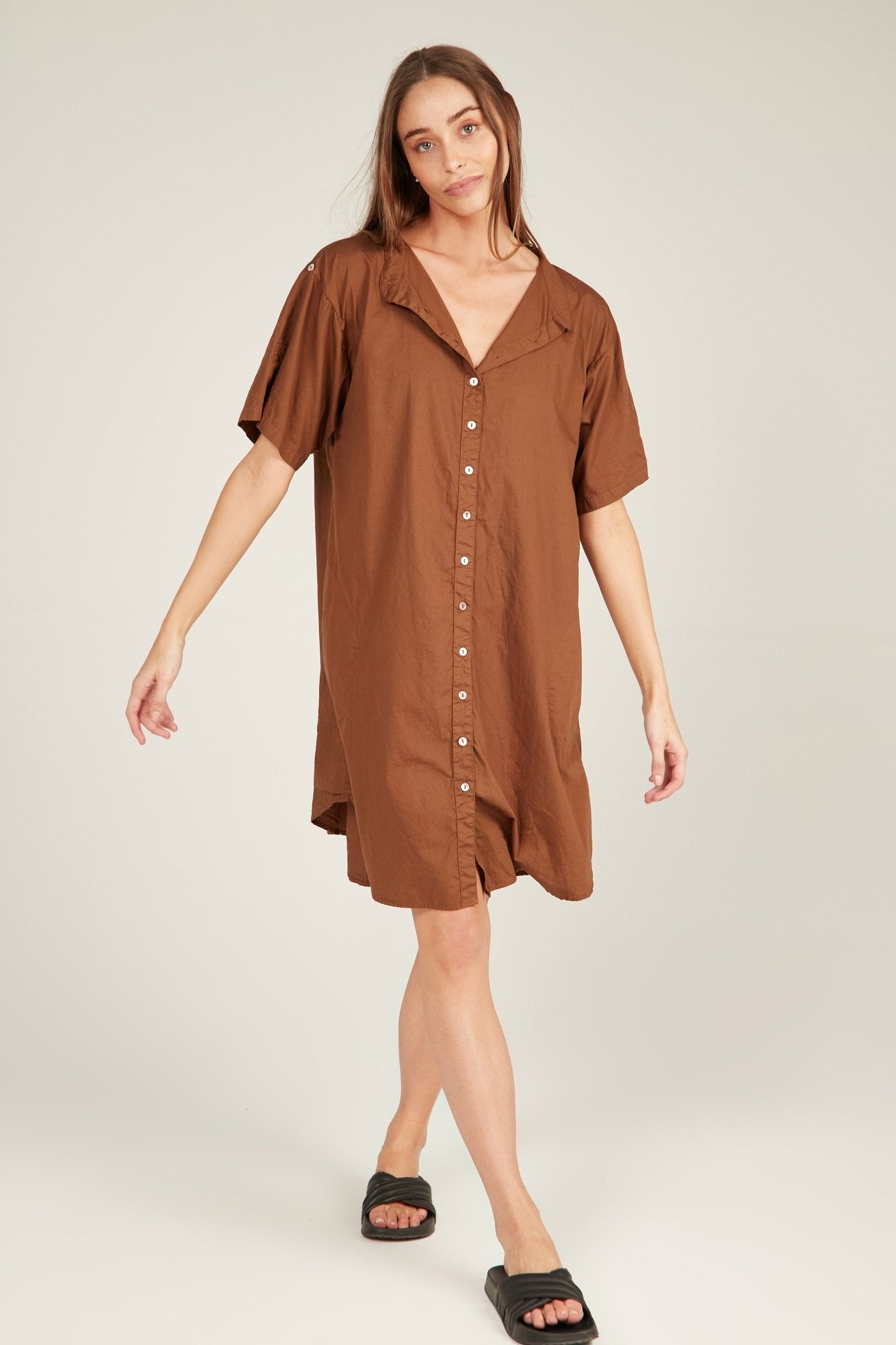 GOPPI DRESS - COFFEE - Primness