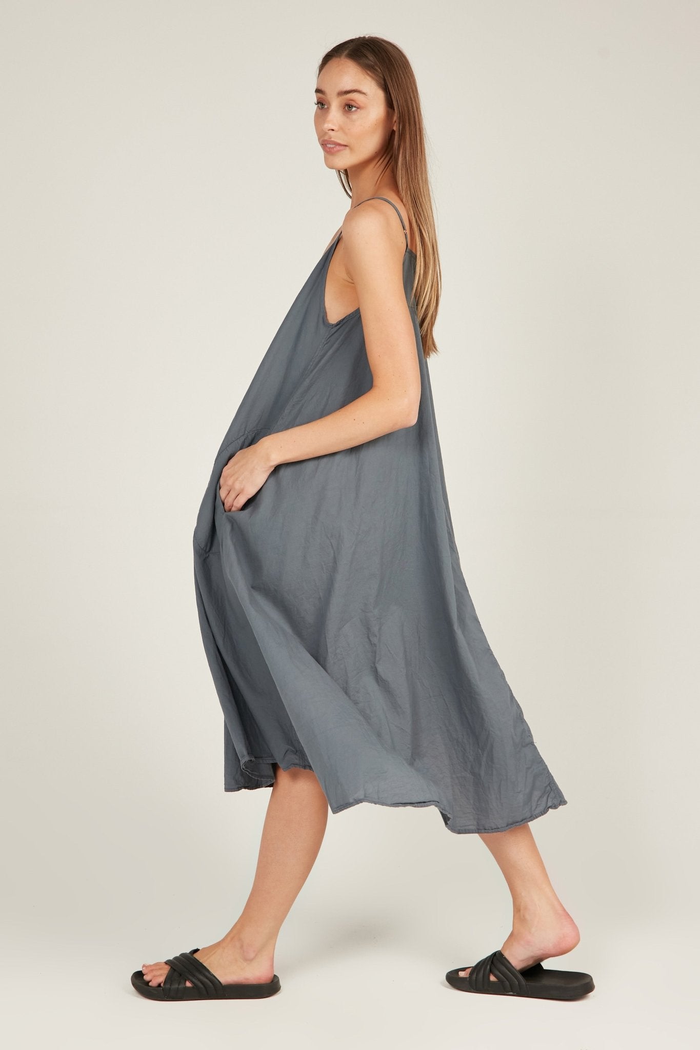 LOURVE SUNDRESS - CHARCOAL - Primness