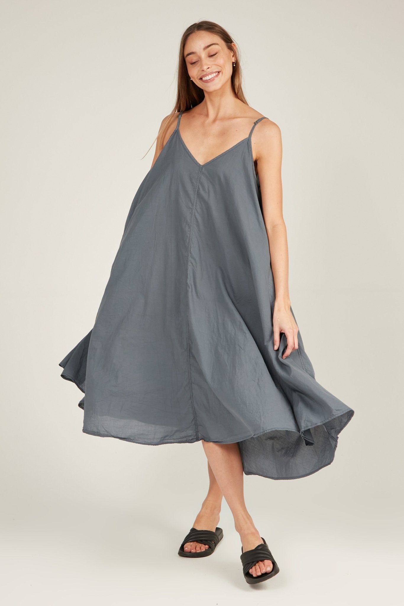 LOURVE SUNDRESS - CHARCOAL - Primness