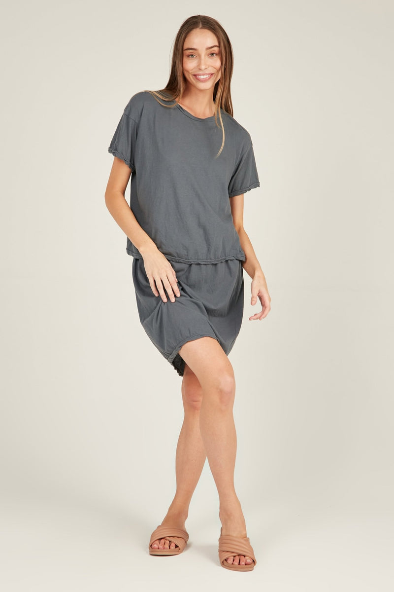 LUCKIE TEE - CHARCOAL - Primness