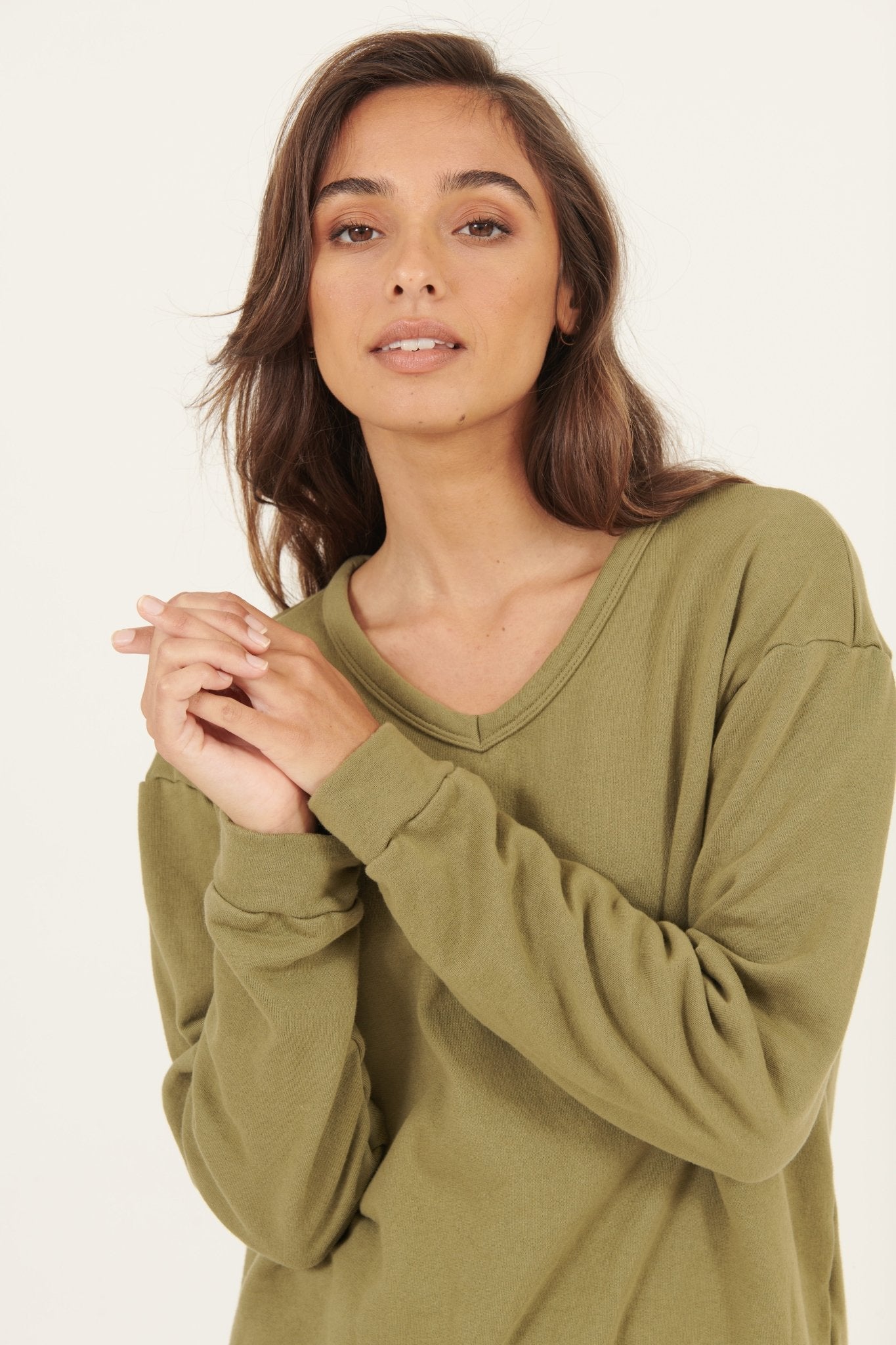 PERF V NECK - KHAKI - Primness